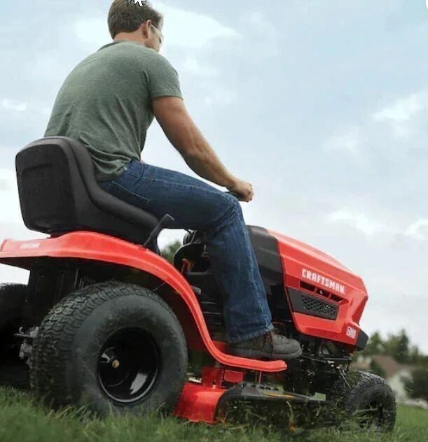 CRAFTSMAN T100 36″ 11.5-HP Riding Lawn Mower - Image 2