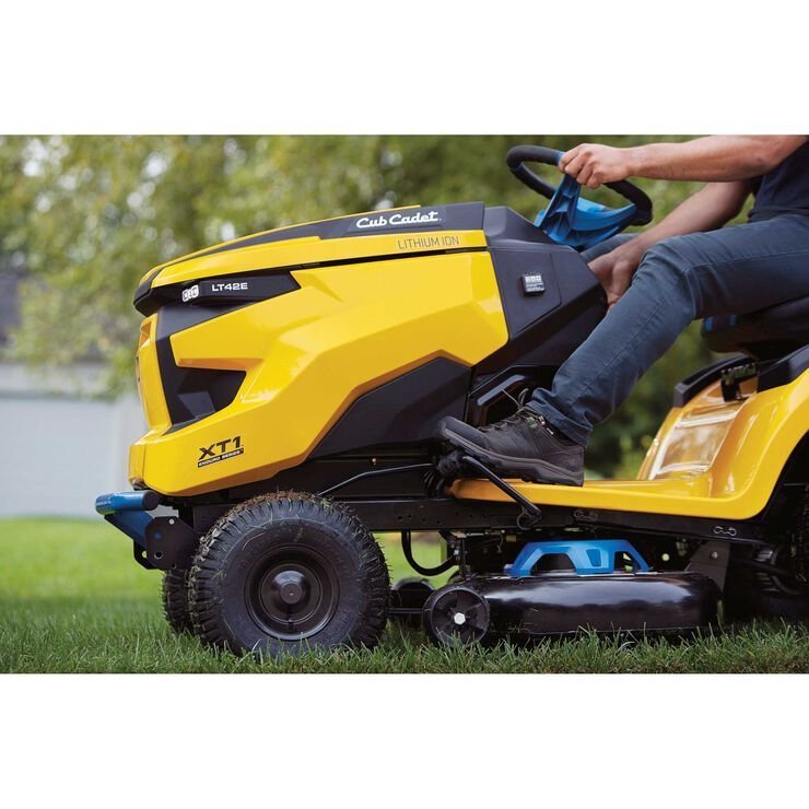 The Cub Cadet Enduro Series XT1 LT42E 42-in. 56V MAX* Riding Lawn Mower - Image 5