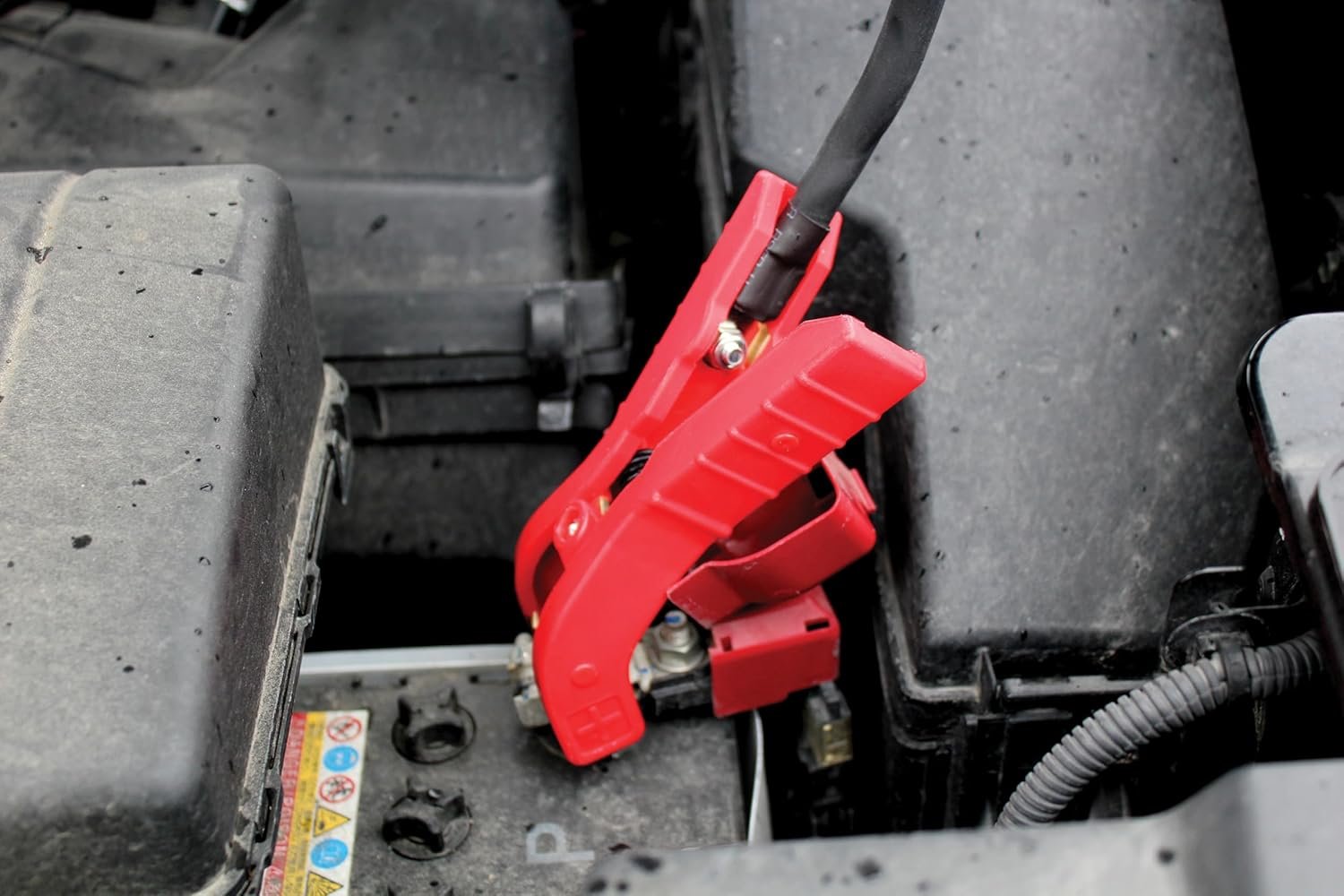Clore Automotive Jump-N-Carry JNC770R 1700 Peak Amp Premium 12 Volt Jump Starter – Red - Image 4