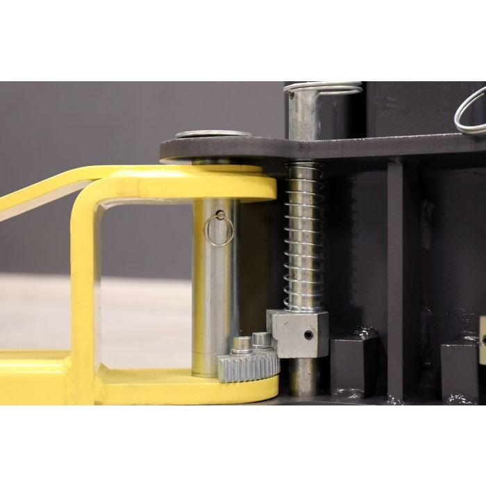 MaxJax M7K Portable Two-Post Lift - Image 5