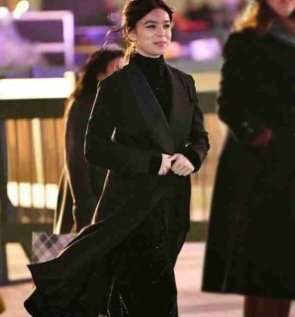 Hawkeye-Hailee-Steinfeld-Trench-Coat1.jpg