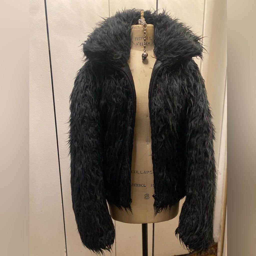 Jeepers Creepers Reborn Black Fur Sydney Craven Jacket - Image 3