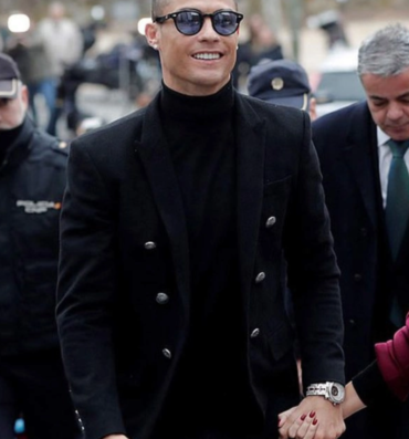 cristiano-ronaldo-black-blazer.png